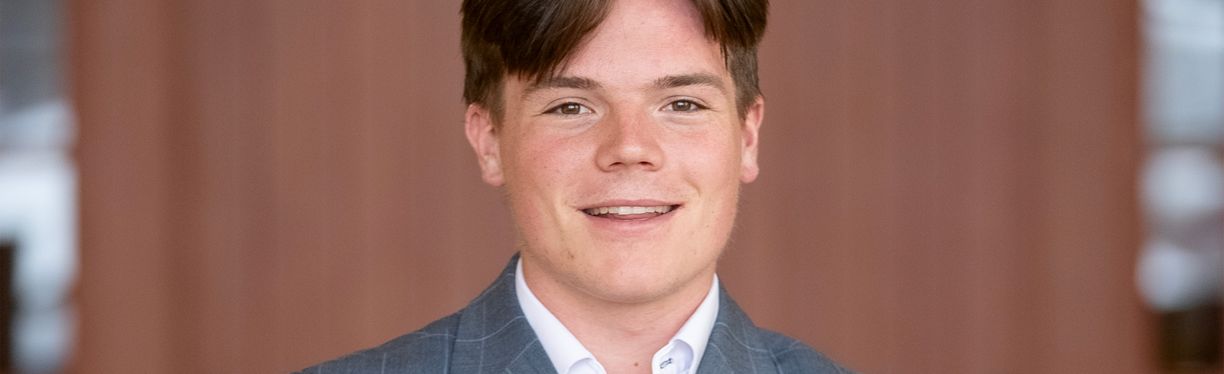 2603FHS Isaac Hierlihy Photo Horizontal